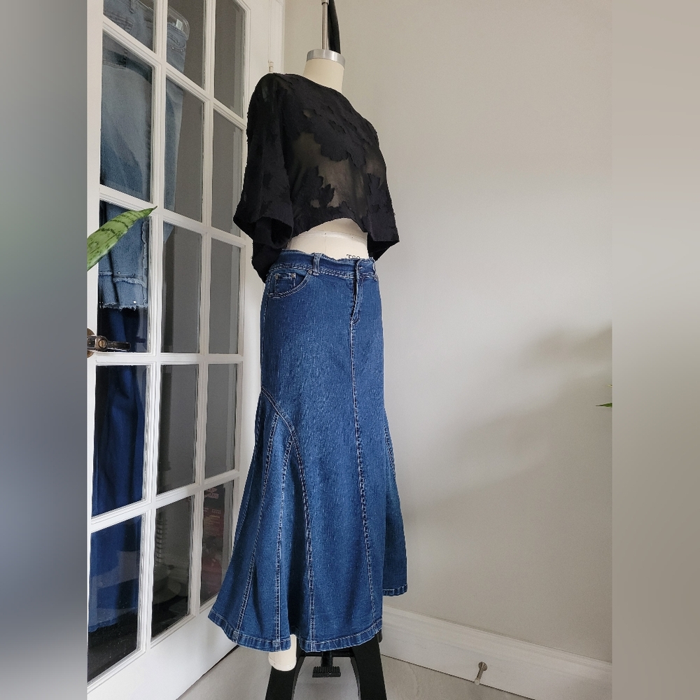 Y2K denim maxi skirt with flared panels, low rise